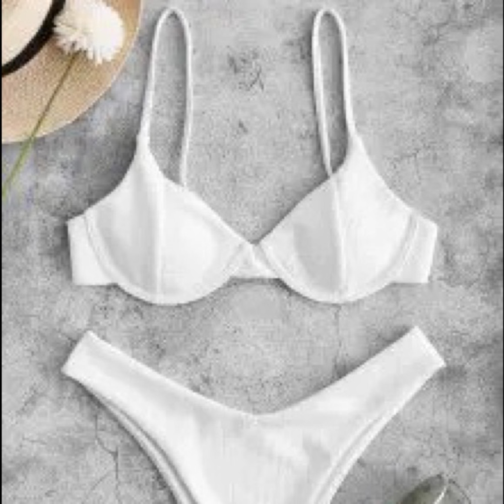 ZAFUL Ribbed Underwire High Leg Bikini Swimsuit - White M